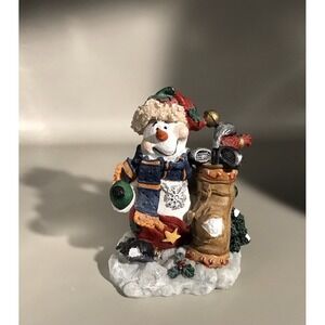 Golfing Snowman With His Clubs